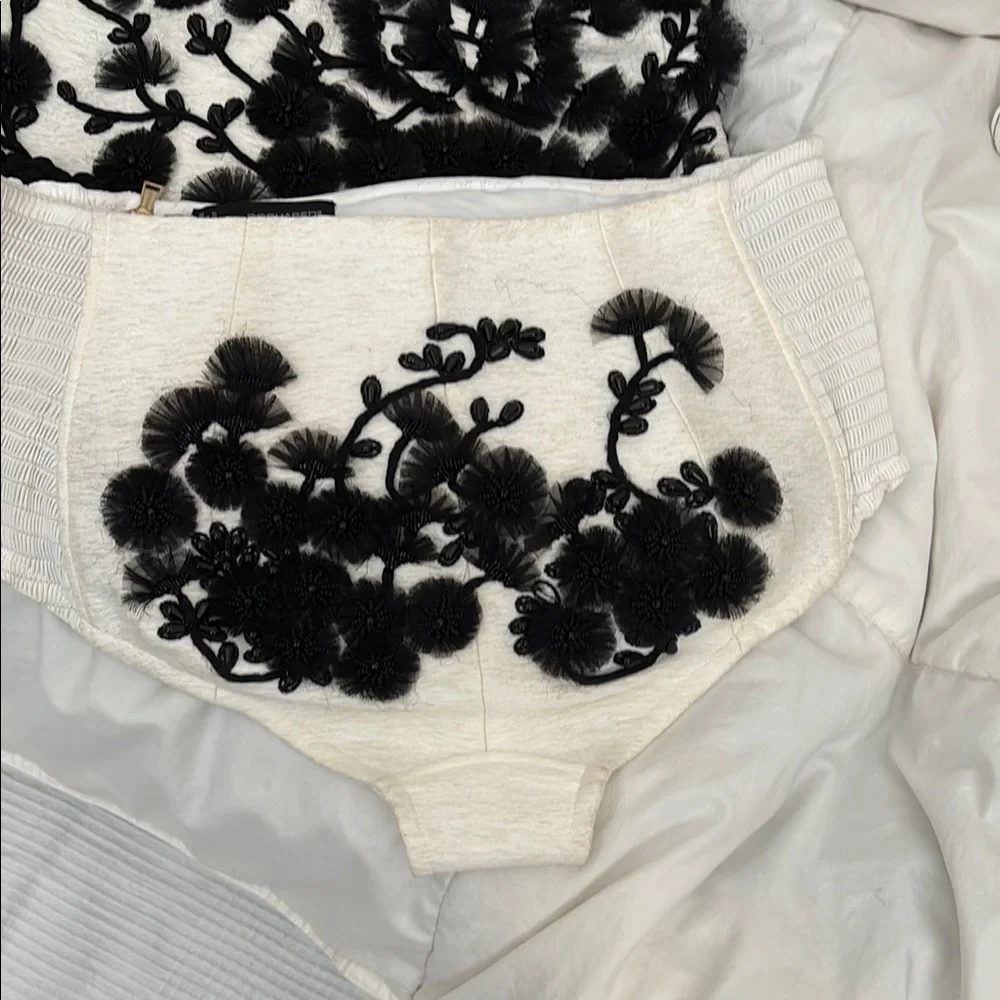 D2Squared ICONIC mini dress Black and White Floral Set sz 40/ XS - Picture 2 of 14